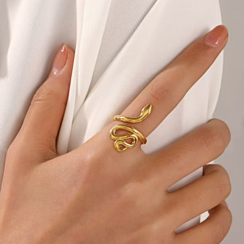 Adjustable Stainless Steel Ring – Simple & Durable Design
